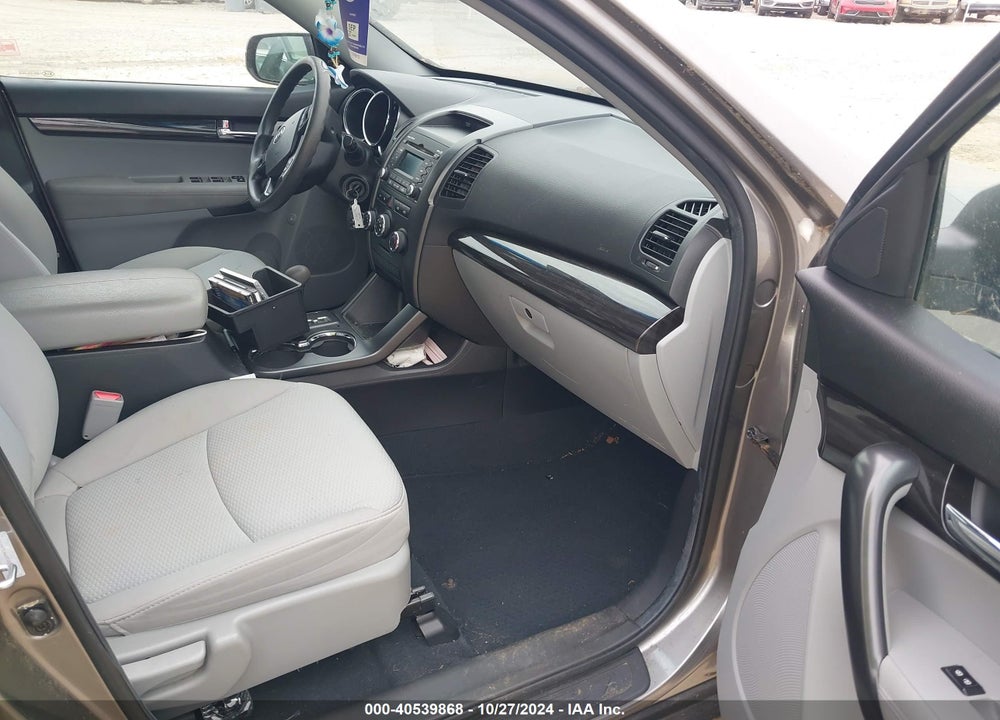 2012 KIA SORENTO VIN: 5XYKTCA60CG221472