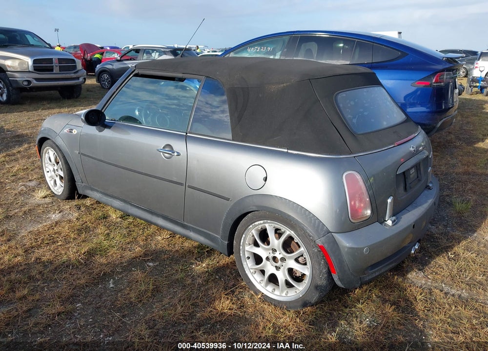 2005 MINI COOPER S VIN: WMWRH33505TF85533