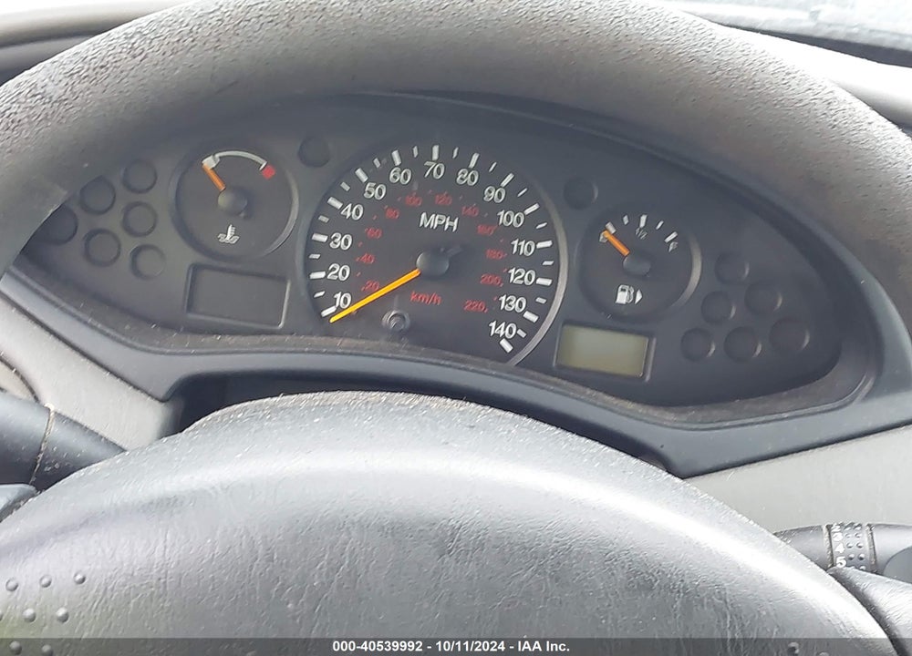 2000 FORD FOCUS SE VIN: 1FAFP3635YW153934