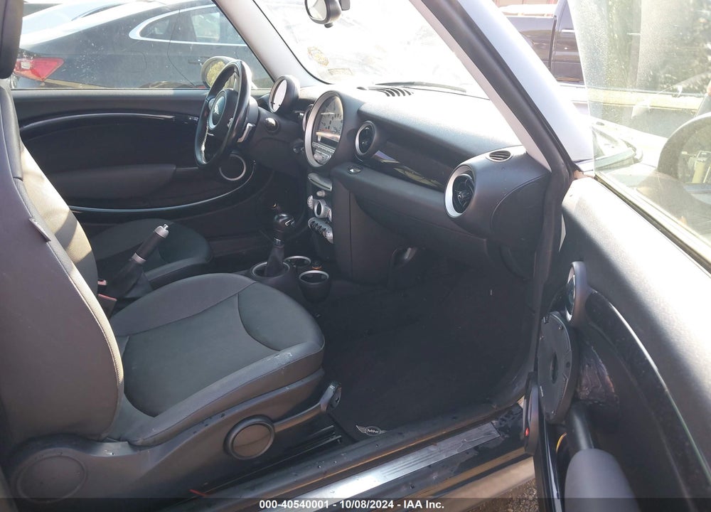 2007 MINI COOPER VIN: WMWMF33517TL78892