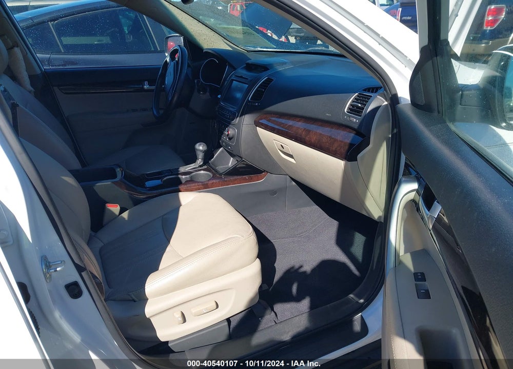 2014 KIA SORENTO EX V6 VIN: 5XYKU4A73EG537107