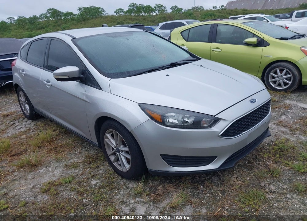 2017 FORD FOCUS SE VIN: 1FADP3K22HL324418