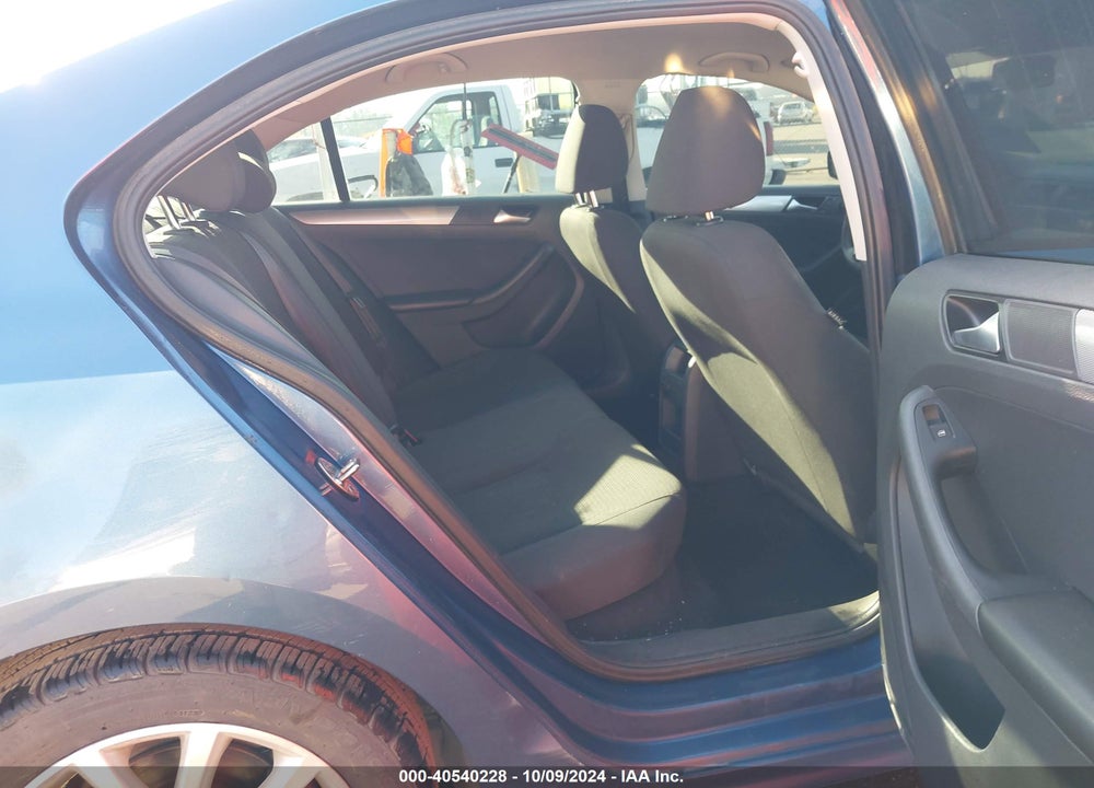 2015 VOLKSWAGEN JETTA 1.8T SE VIN: 3VWD17AJ7FM246982