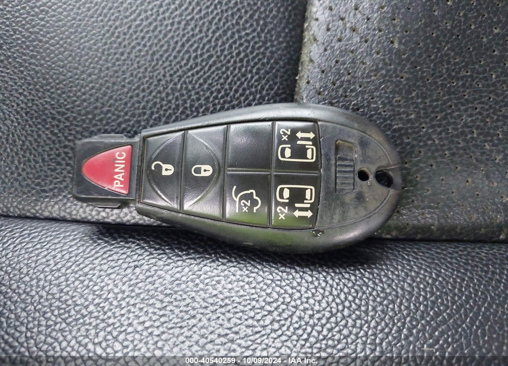 2012 CHRYSLER TOWN & COUNTRY TOURING VIN: 2C4RC1BG0CR382748