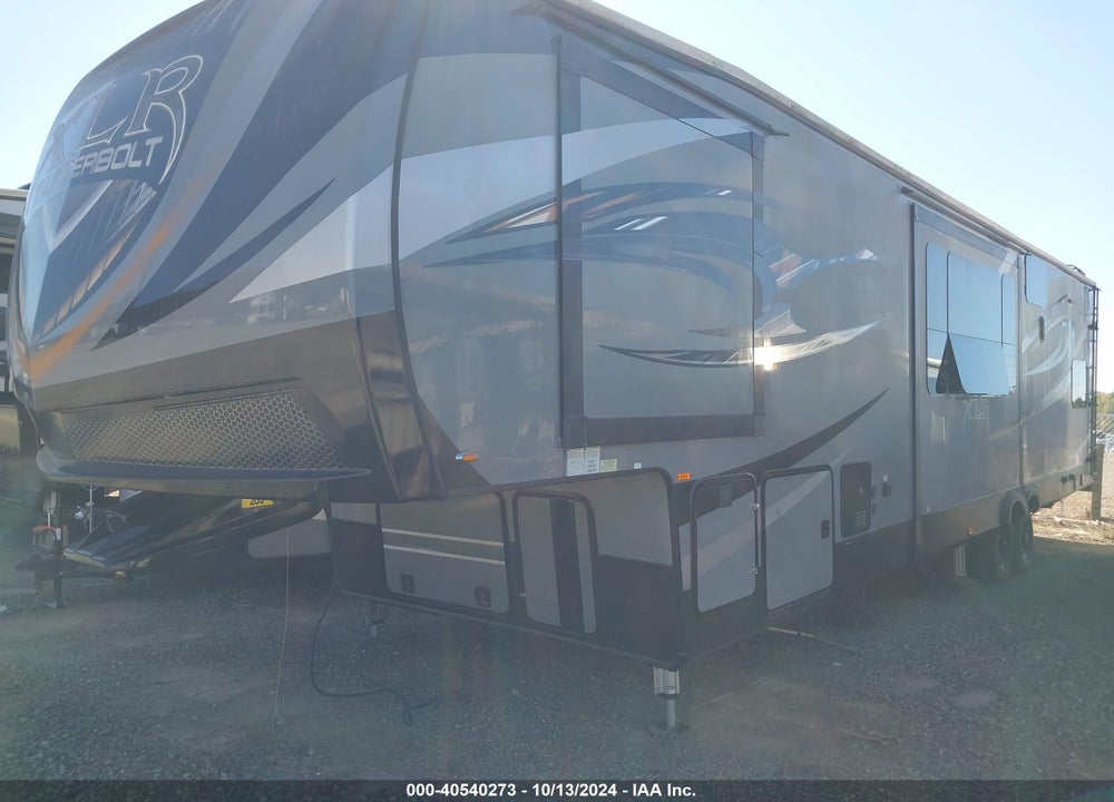 2018 FOREST RIVER XLRT VIN: 4X4FXLK23JF163787