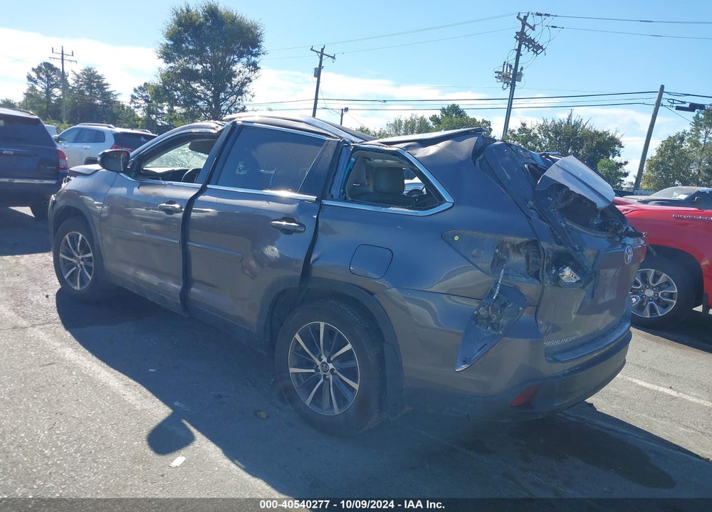 2019 TOYOTA HIGHLANDER XLE VIN: 5TDJZRFHXKS566873
