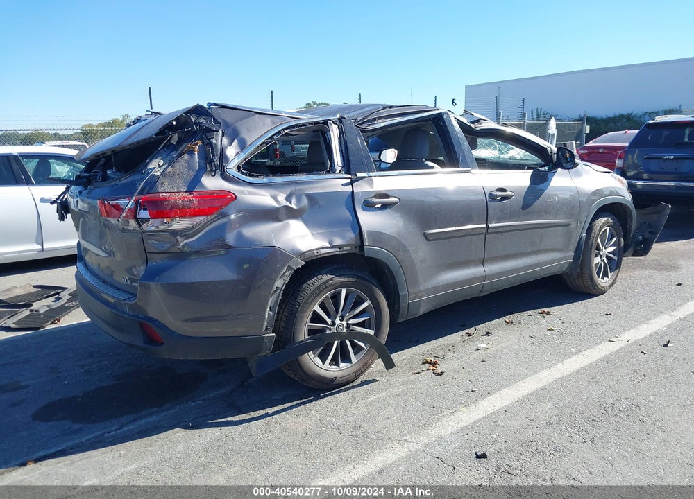 2019 TOYOTA HIGHLANDER XLE VIN: 5TDJZRFHXKS566873