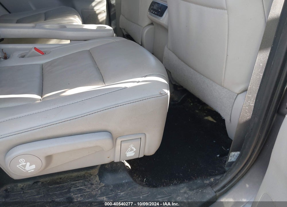 2019 TOYOTA HIGHLANDER XLE VIN: 5TDJZRFHXKS566873