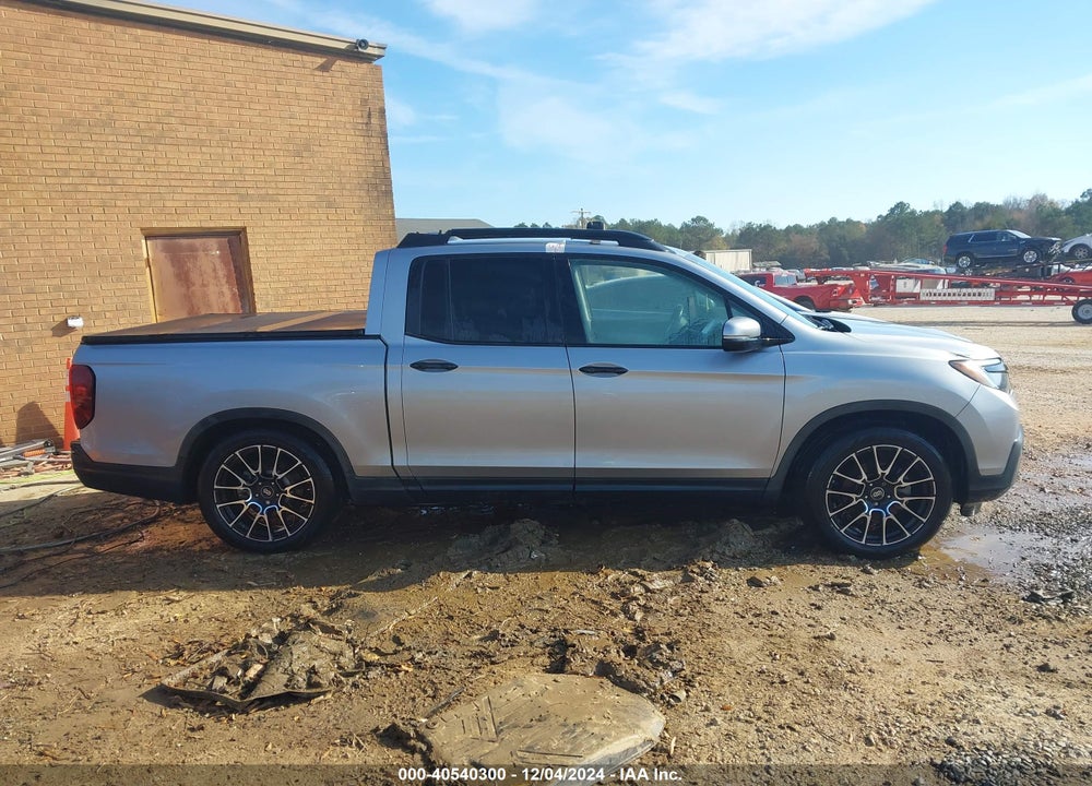 2018 HONDA RIDGELINE RTL-E VIN: 5FPYK3F75JB010262