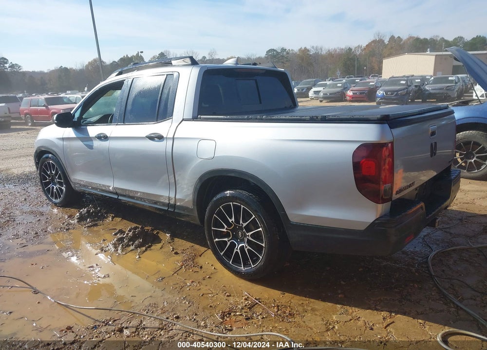 2018 HONDA RIDGELINE RTL-E VIN: 5FPYK3F75JB010262