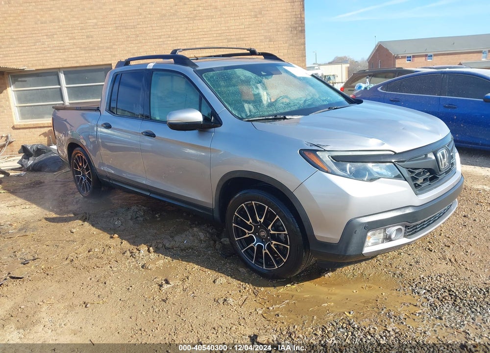 2018 HONDA RIDGELINE RTL-E VIN: 5FPYK3F75JB010262