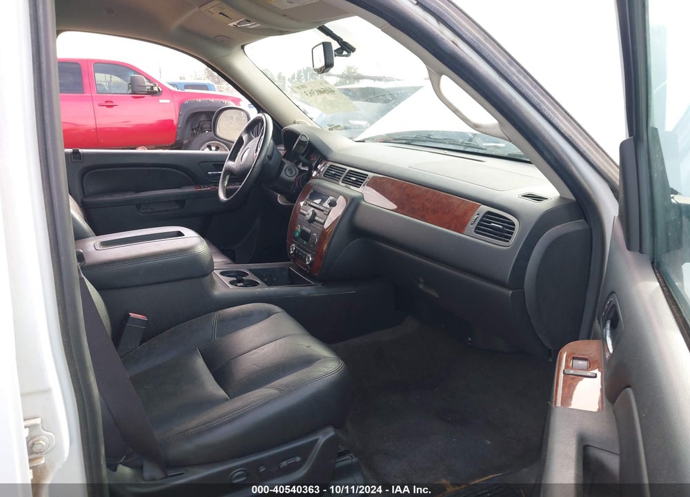 2014 CHEVROLET TAHOE LT VIN: 1GNSCBE05ER249344