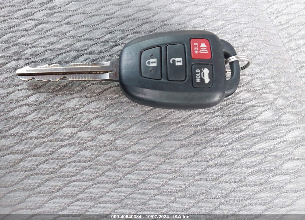 2019 TOYOTA COROLLA LE VIN: 5YFBURHE5KP929434