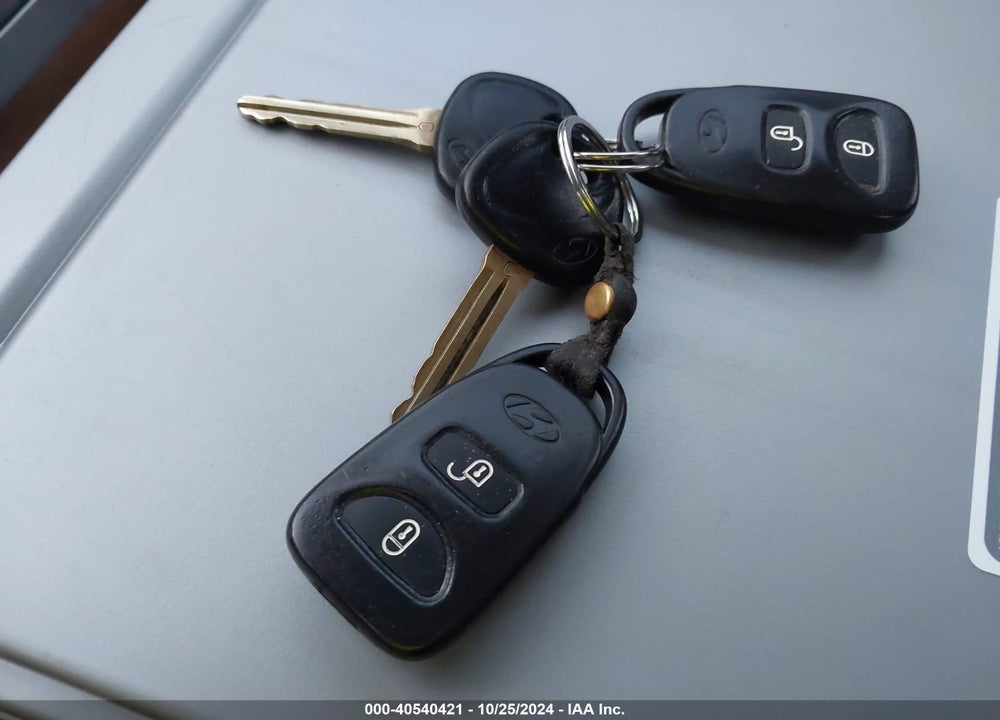 2009 HYUNDAI SANTA FE GLS VIN: 5NMSG13D29H326548