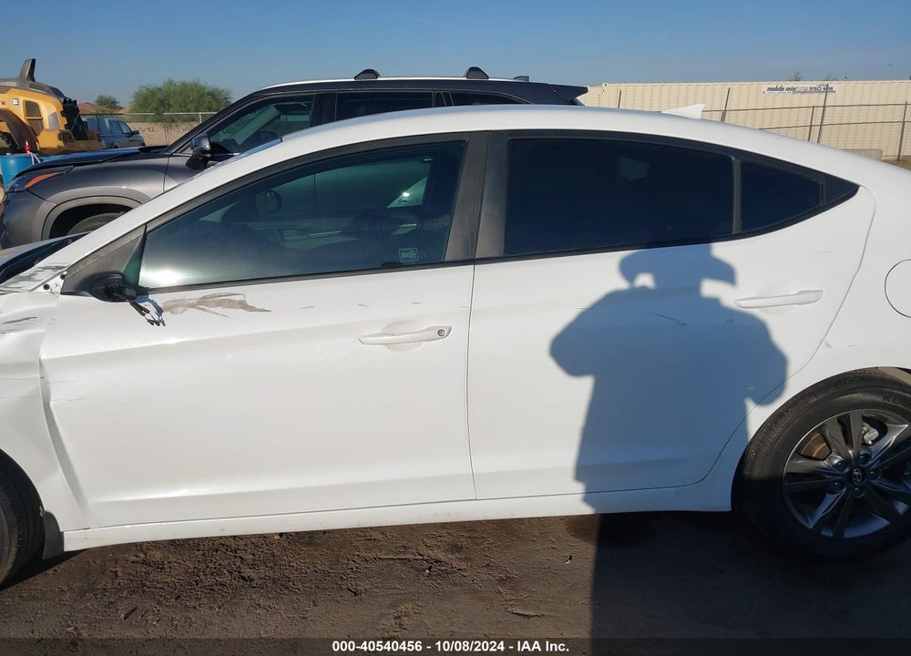 2018 HYUNDAI ELANTRA SEL VIN: 5NPD84LF3JH330897