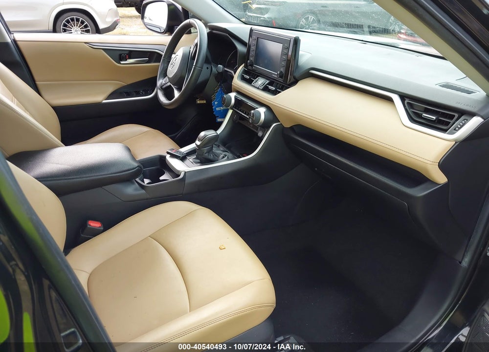 2021 TOYOTA RAV4 XLE PREMIUM VIN: 2T3C1RFV5MC143739