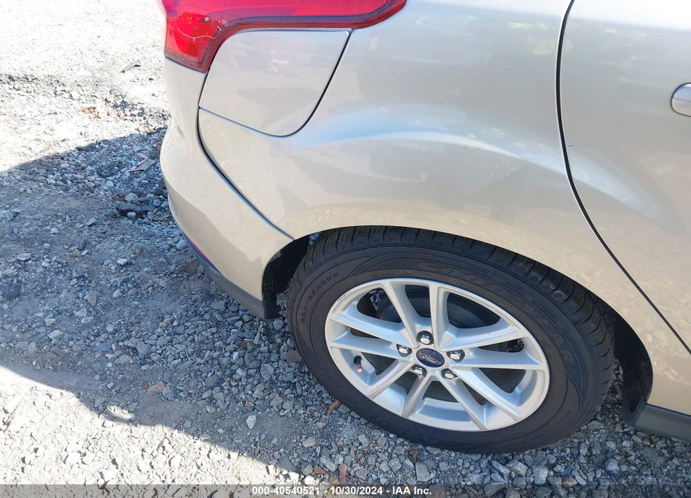 2018 FORD FOCUS SE VIN: 1FADP3K28JL324235