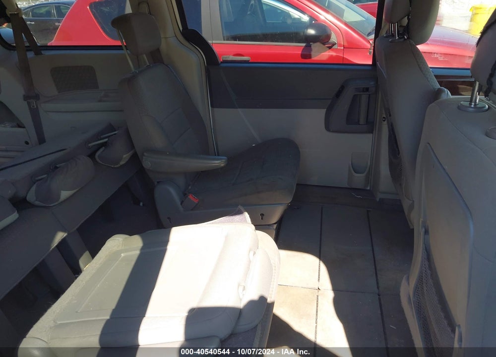 2010 CHRYSLER TOWN & COUNTRY TOURING VIN: 2A4RR5D17AR284872