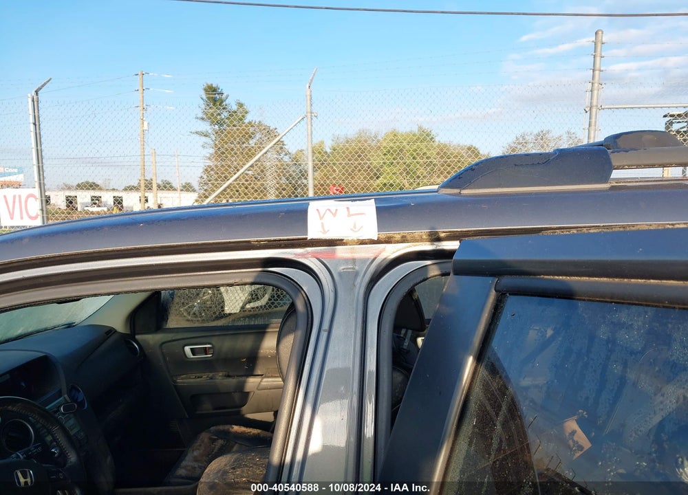 2011 HONDA PILOT EX-L VIN: 5FNYF4H59BB016095