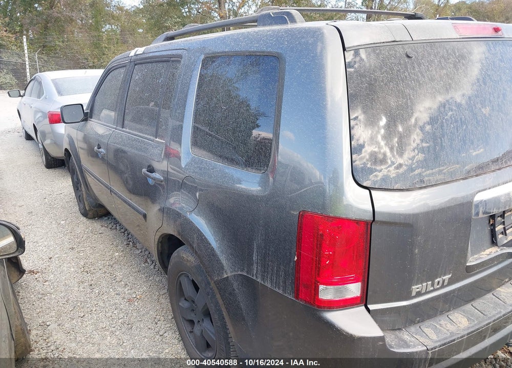 2011 HONDA PILOT EX-L VIN: 5FNYF4H59BB016095