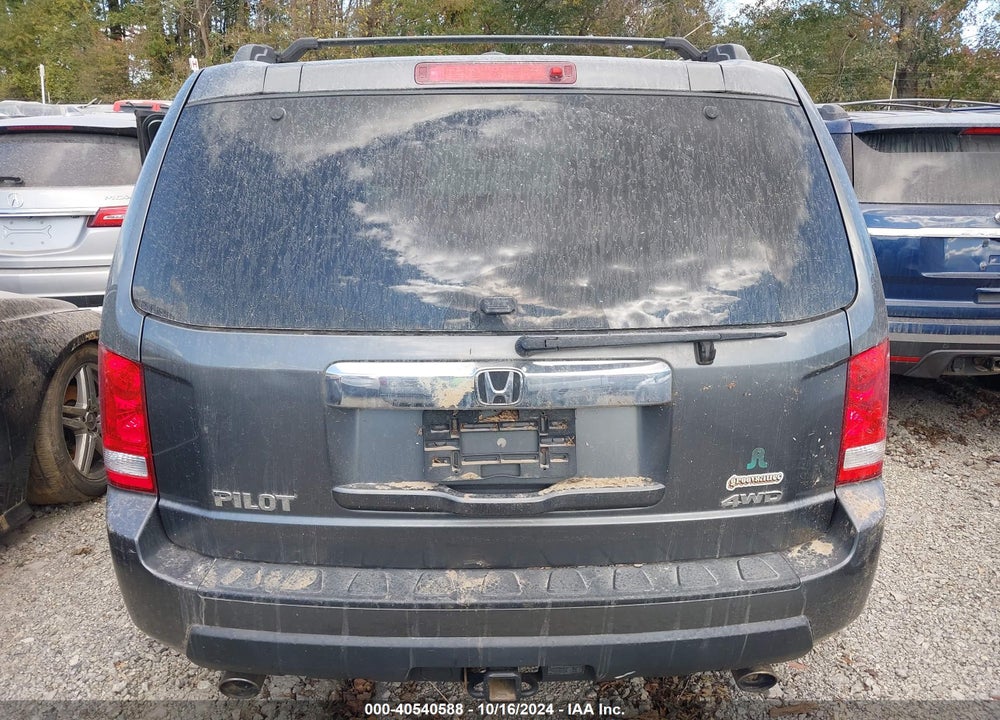 2011 HONDA PILOT EX-L VIN: 5FNYF4H59BB016095