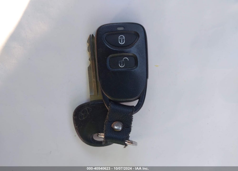2005 HYUNDAI TUCSON GL VIN: KM8JM12B05U211630