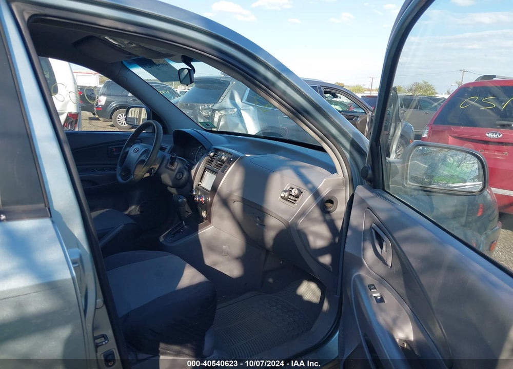 2005 HYUNDAI TUCSON GL VIN: KM8JM12B05U211630