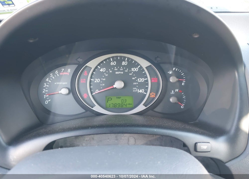2005 HYUNDAI TUCSON GL VIN: KM8JM12B05U211630
