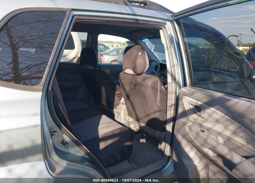 2005 HYUNDAI TUCSON GL VIN: KM8JM12B05U211630