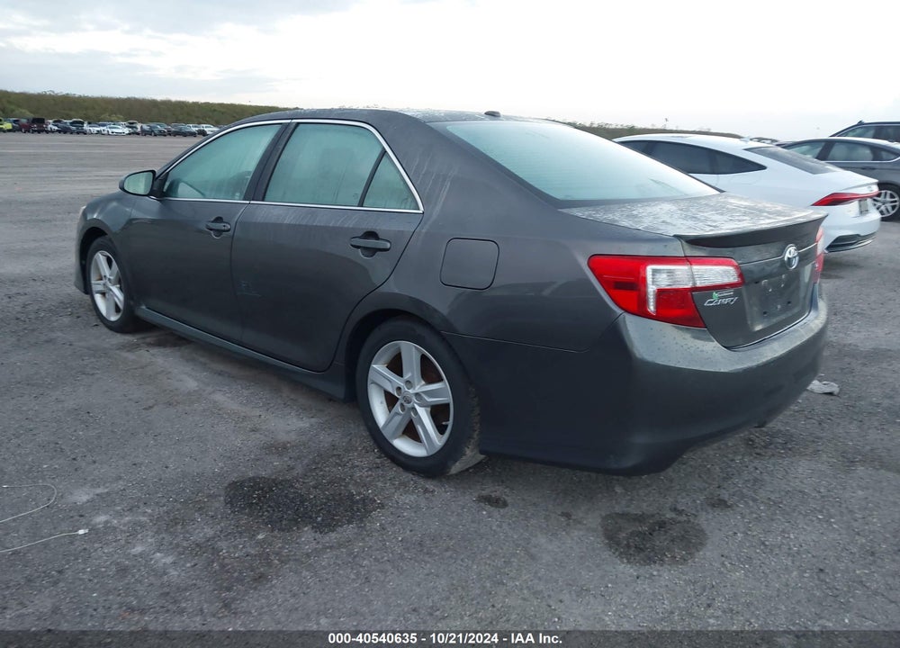 2014 TOYOTA CAMRY SE VIN: 4T1BF1FK2EU870995