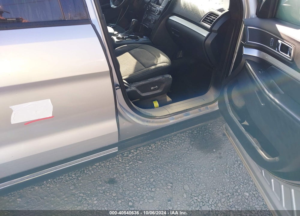2017 FORD EXPLORER XLT VIN: 1FM5K8D85HGE25470