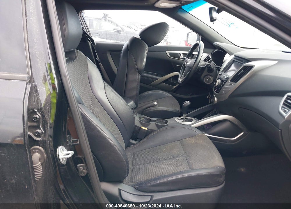 2016 HYUNDAI VELOSTER VIN: KMHTC6AD1GU259135