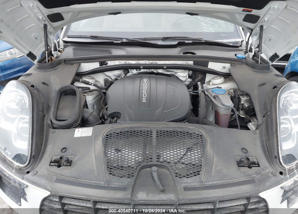 2017 PORSCHE MACAN VIN: WP1AA2A52HLB09432