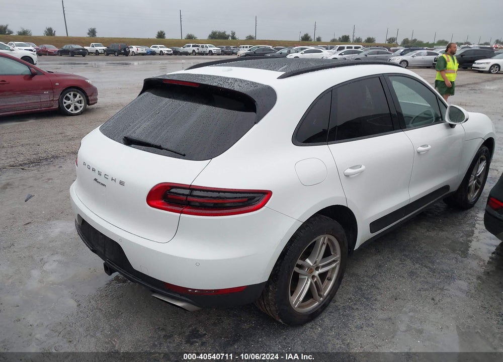 2017 PORSCHE MACAN VIN: WP1AA2A52HLB09432