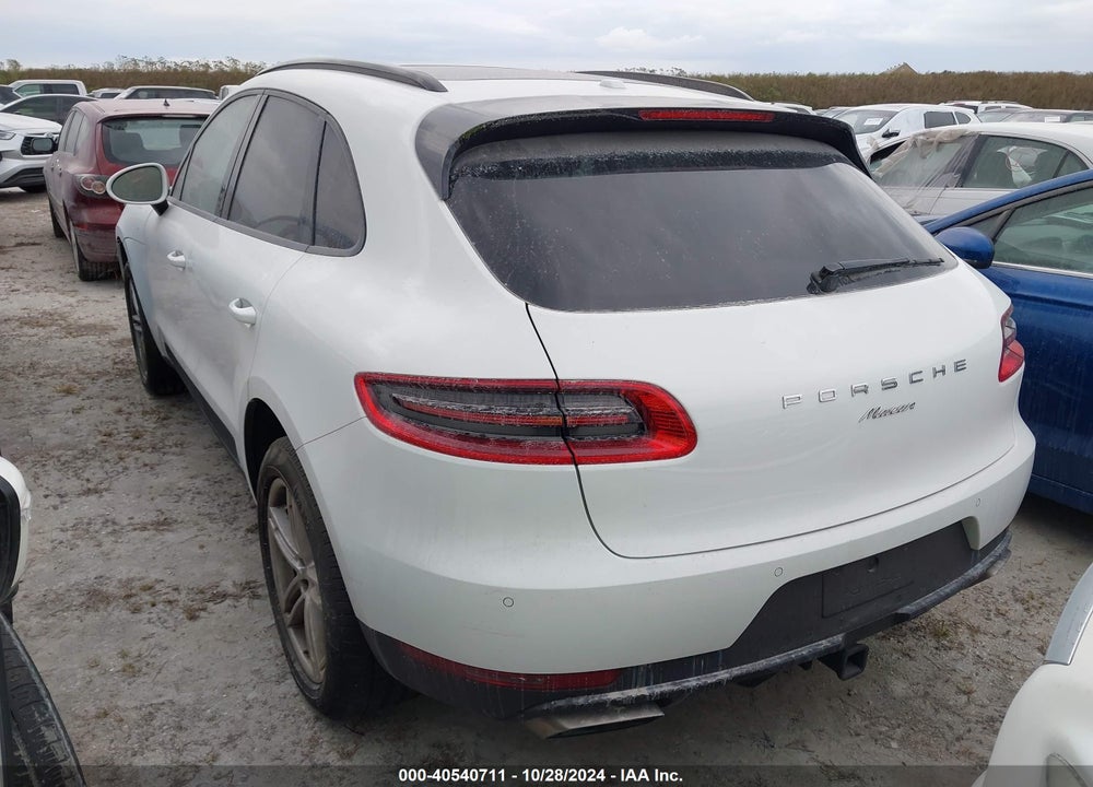 2017 PORSCHE MACAN VIN: WP1AA2A52HLB09432