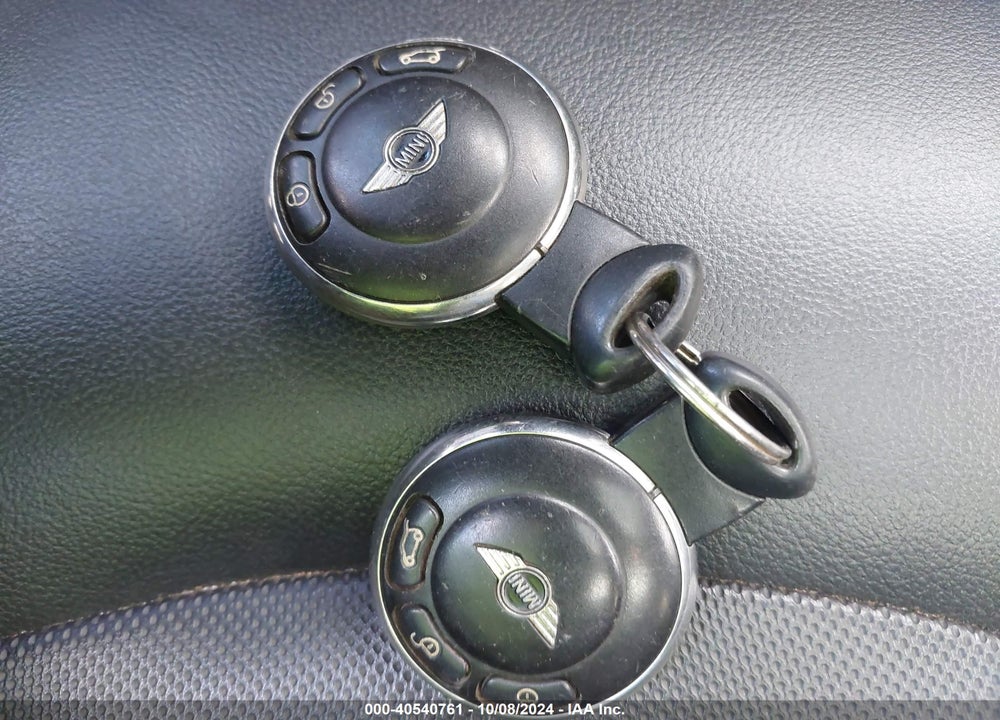 2014 MINI PACEMAN COOPER S VIN: WMWSS7C50EWN72044