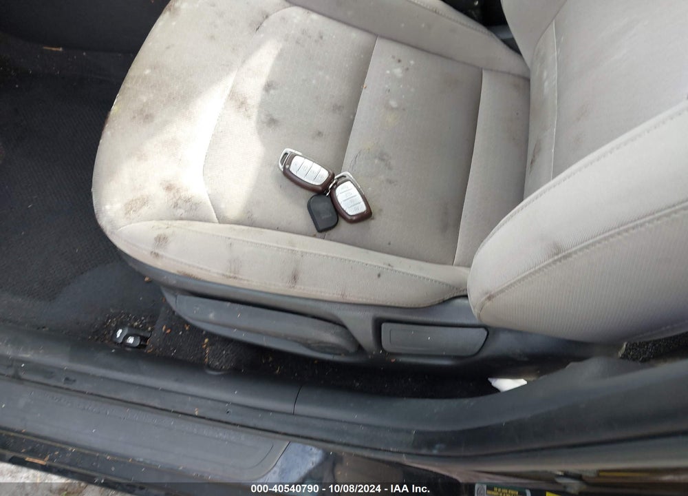 2017 HYUNDAI ELANTRA SE VIN: KMHD84LFXHU104058
