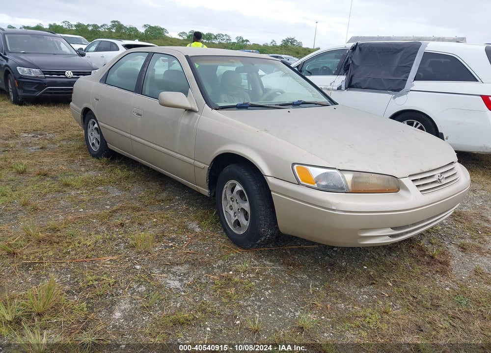 1997 TOYOTA CAMRY LE VIN: 4T1BG22K9VU018717