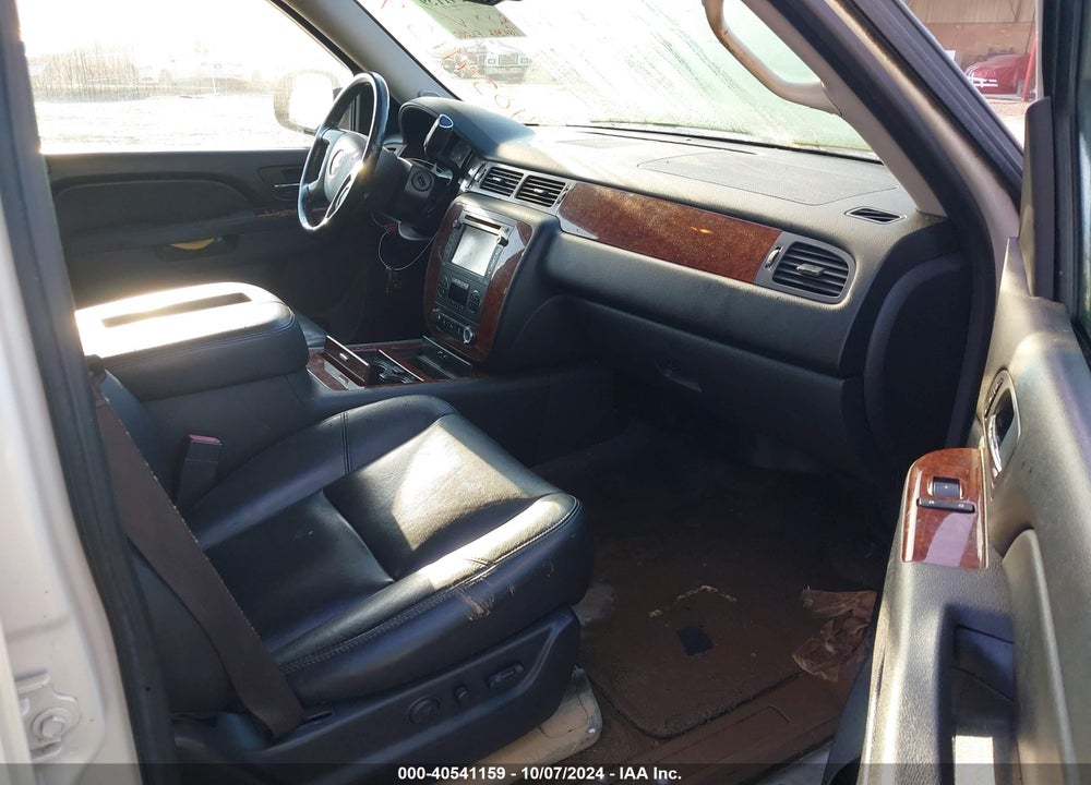 2013 CHEVROLET SUBURBAN 1500 LTZ VIN: 1GNSKKE75DR261198