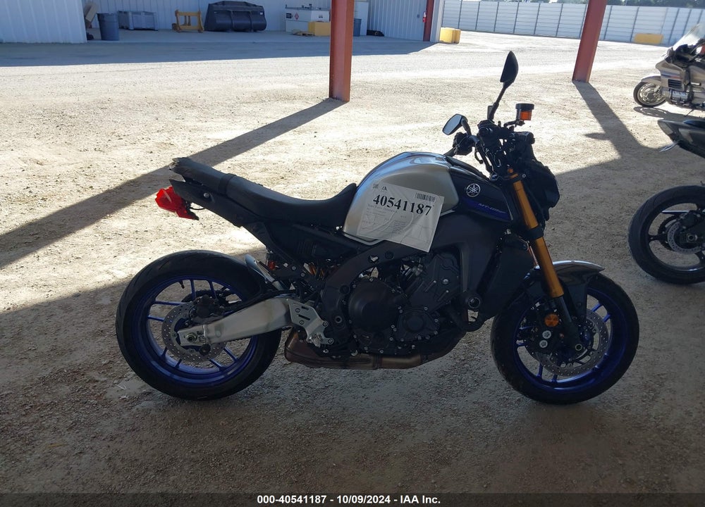 2023 YAMAHA MT09 DC VIN: JYARN72Y9PA000616