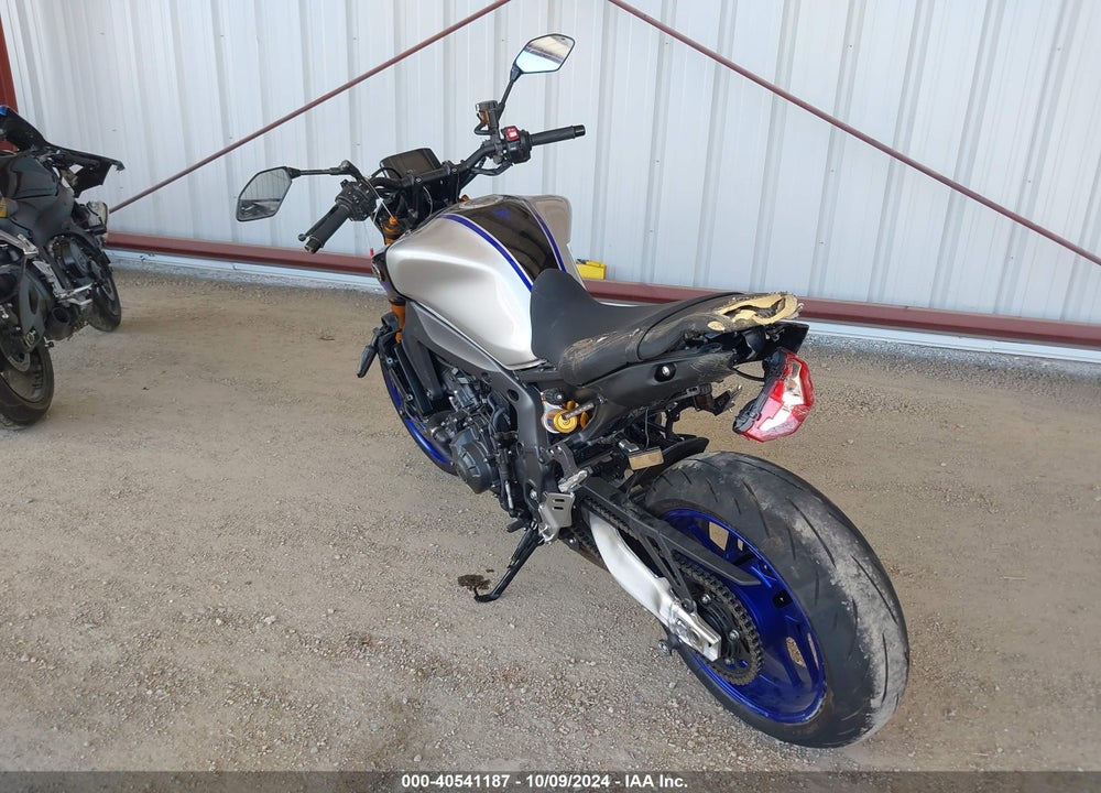 2023 YAMAHA MT09 DC VIN: JYARN72Y9PA000616