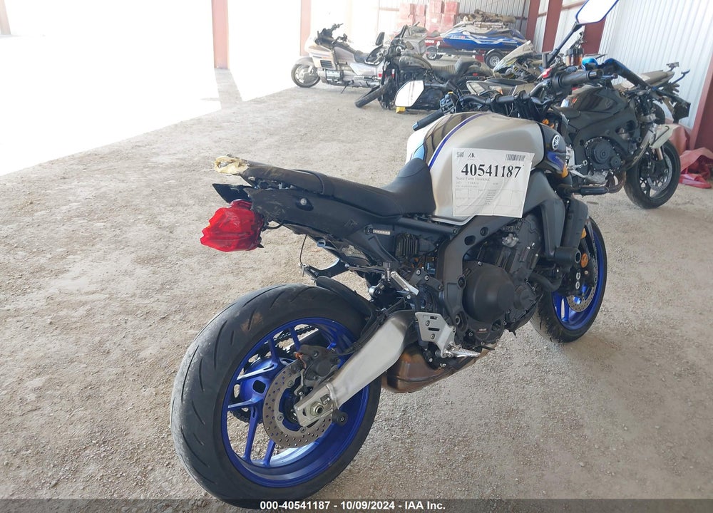2023 YAMAHA MT09 DC VIN: JYARN72Y9PA000616