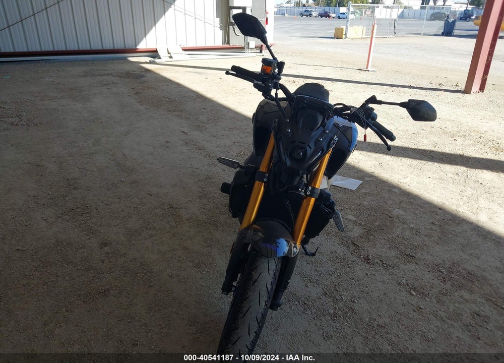 2023 YAMAHA MT09 DC VIN: JYARN72Y9PA000616