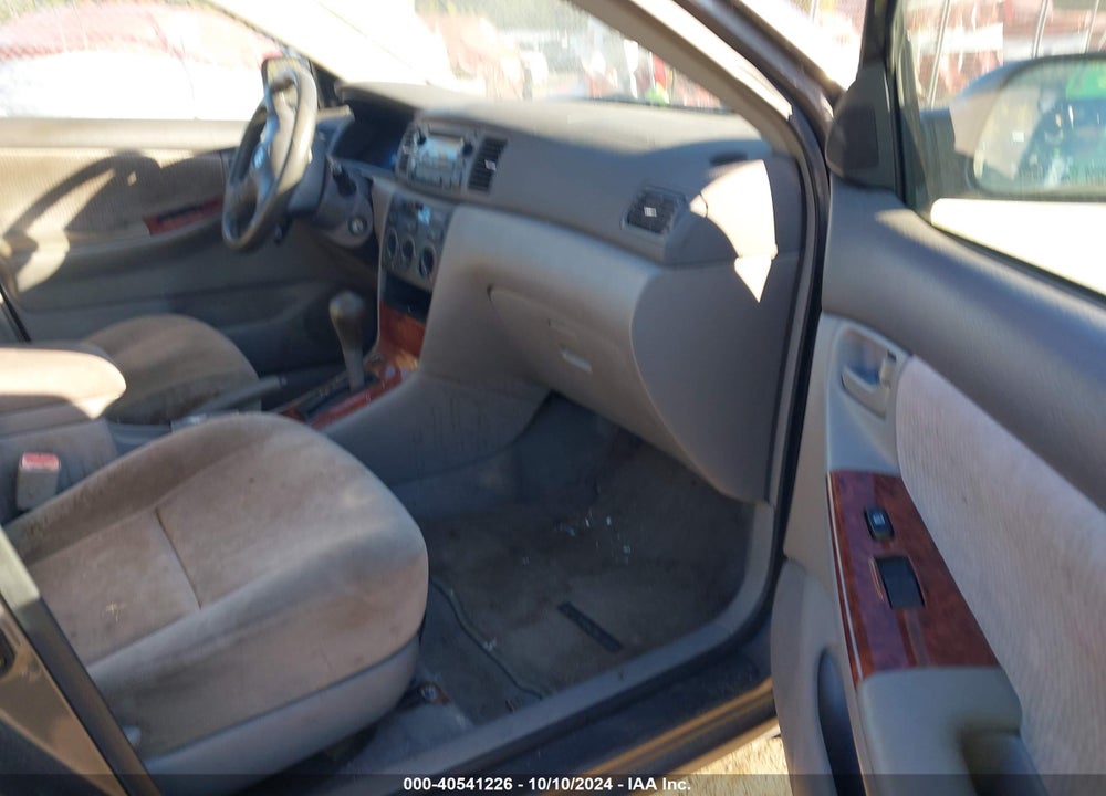 2005 TOYOTA COROLLA LE VIN: 1NXBR32E55Z359140