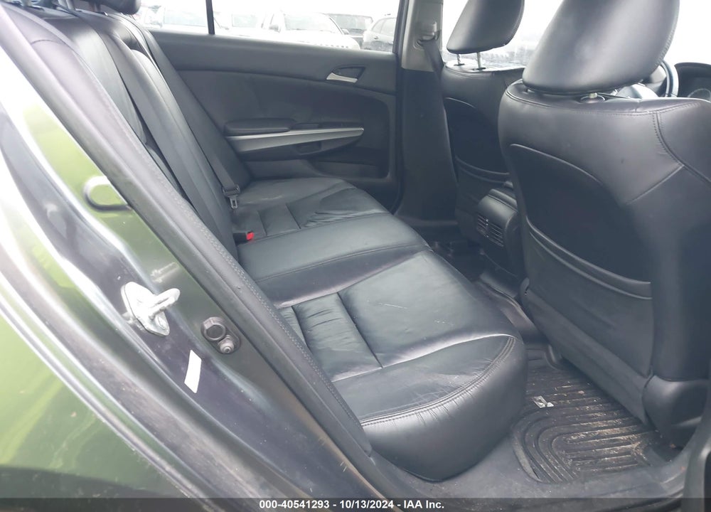 2010 HONDA ACCORD 2.4 EX-L VIN: 1HGCP2F82AA076186