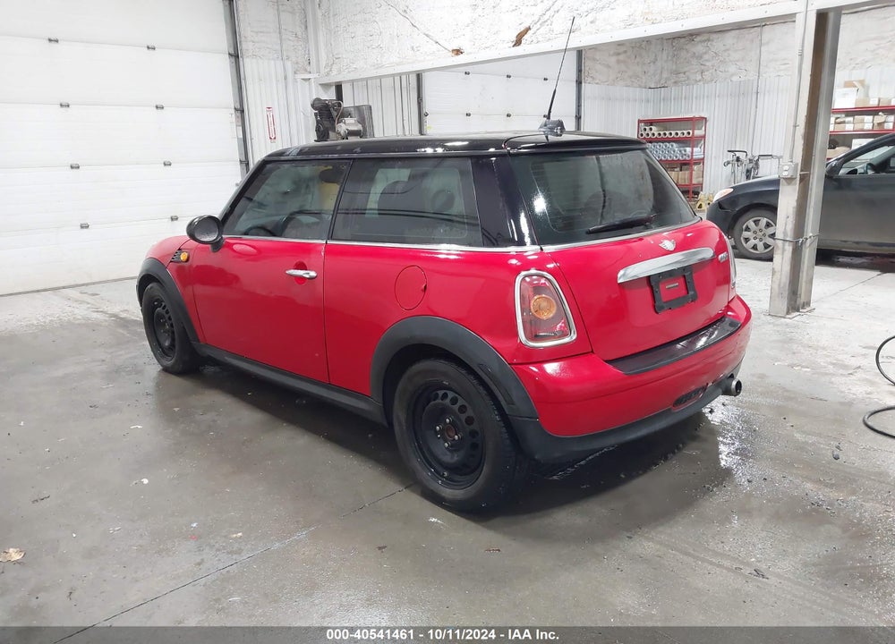 2008 MINI COOPER VIN: WMWMF33528TT61956