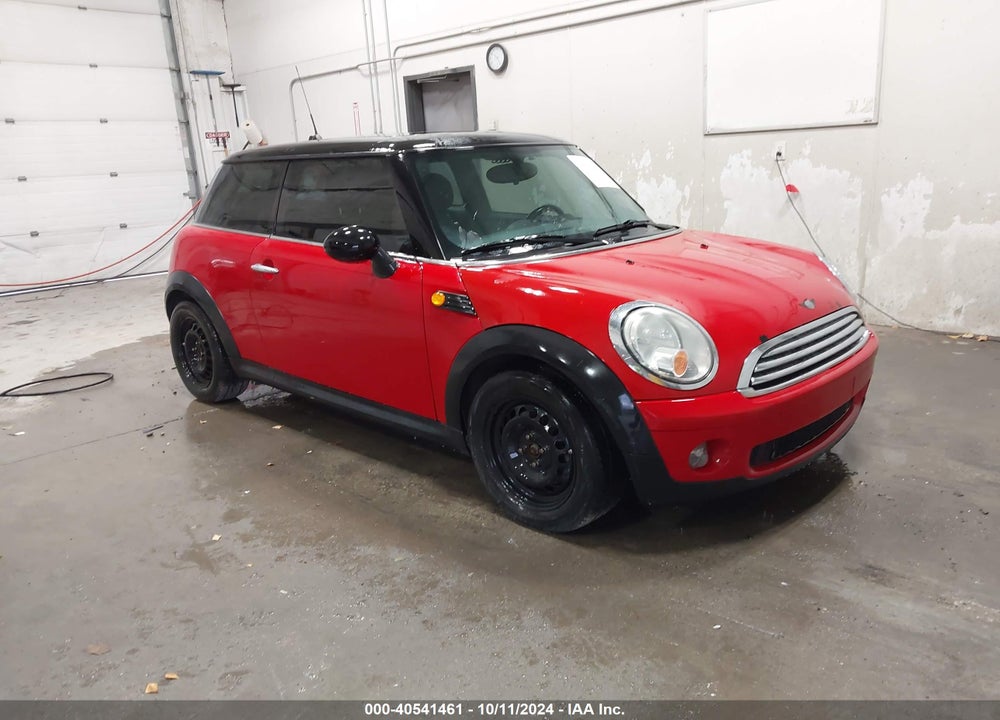 2008 MINI COOPER VIN: WMWMF33528TT61956