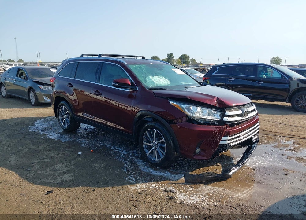2019 TOYOTA HIGHLANDER XLE VIN: 5TDKZRFH8KS351805