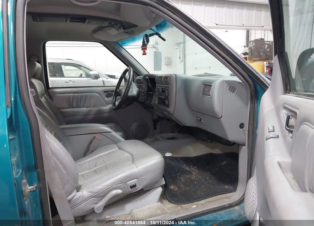 1995 GMC JIMMY VIN: 1GKDT13W0S2545142