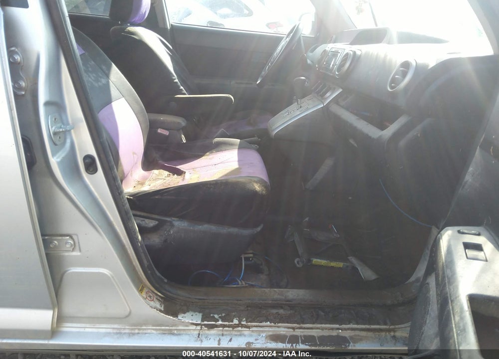 2008 SCION XB VIN: JTLKE50E381029084
